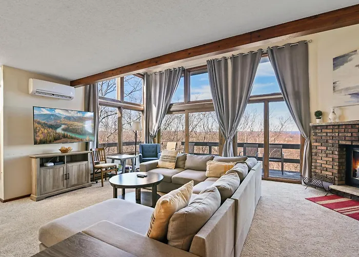 Pocono Mountain Village At Camelback 294 Overlook Way