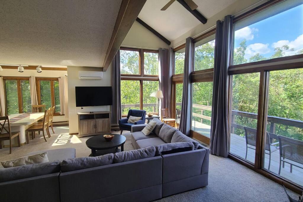 Сasa de vacaciones Pocono Mountain Village At Camelback 294 Overlook Way