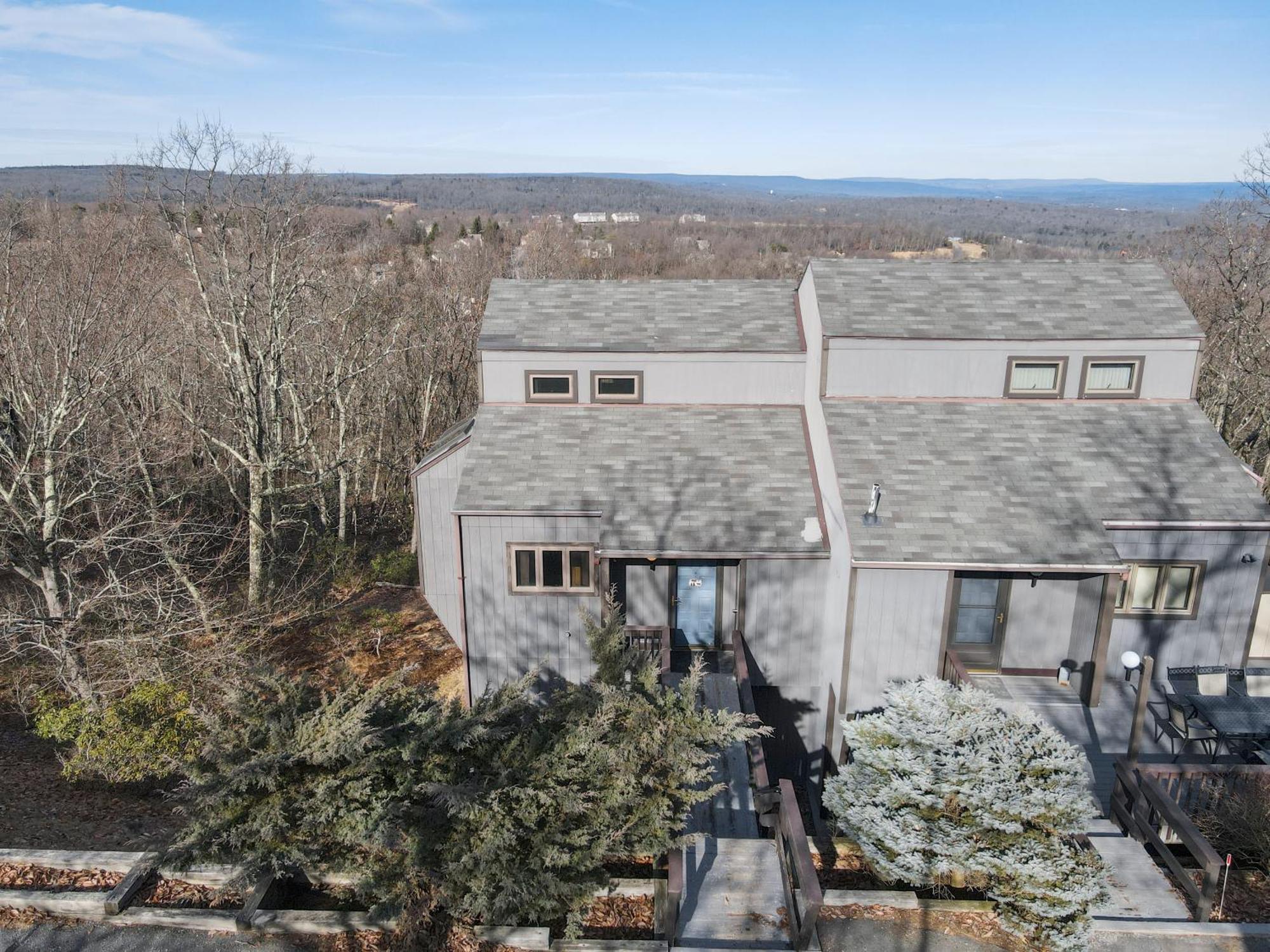Pocono Mountain Village At Camelback 294 Overlook Way