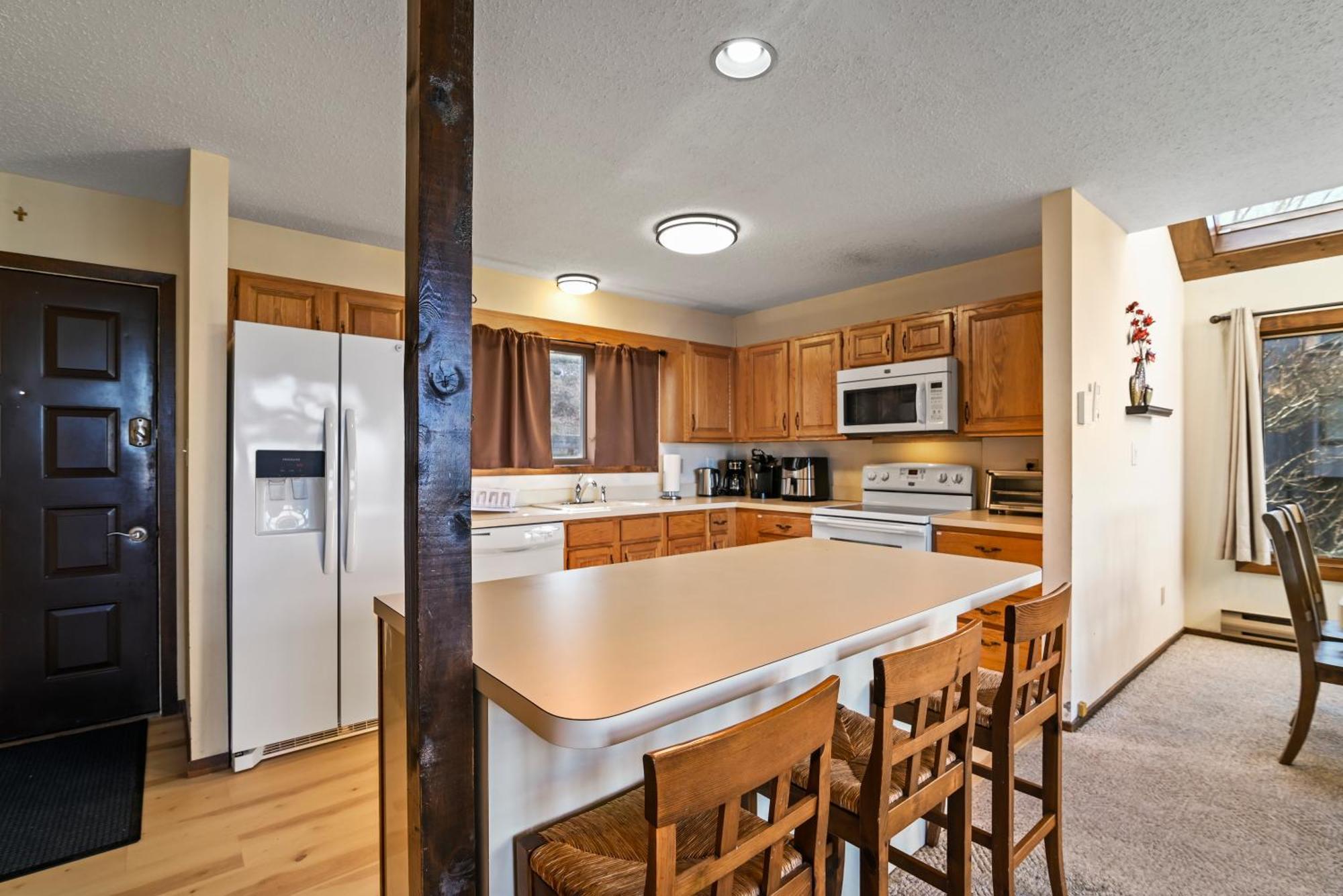 Pocono Mountain Village At Camelback 294 Overlook Way *