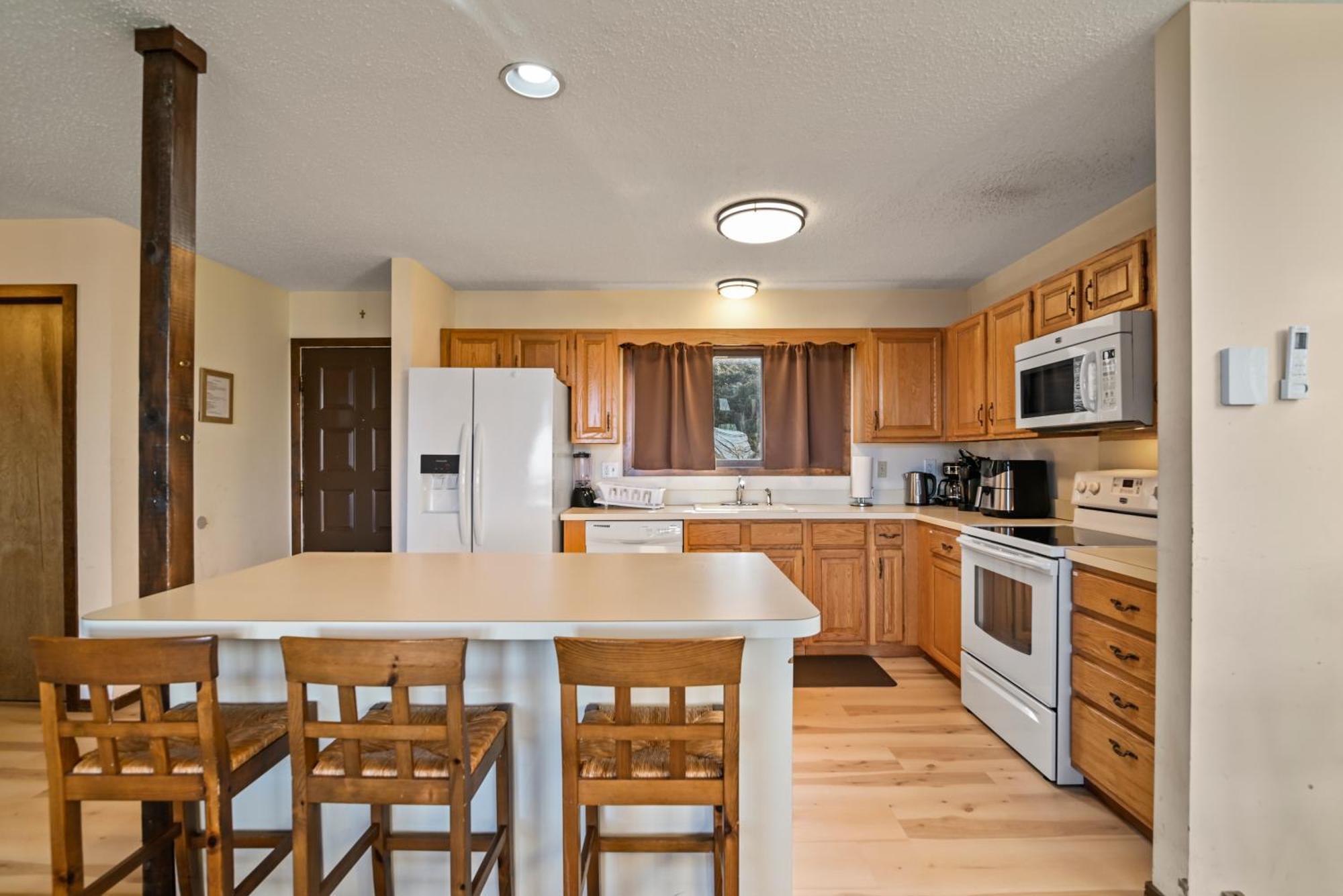 Pocono Mountain Village At Camelback 294 Overlook Way *