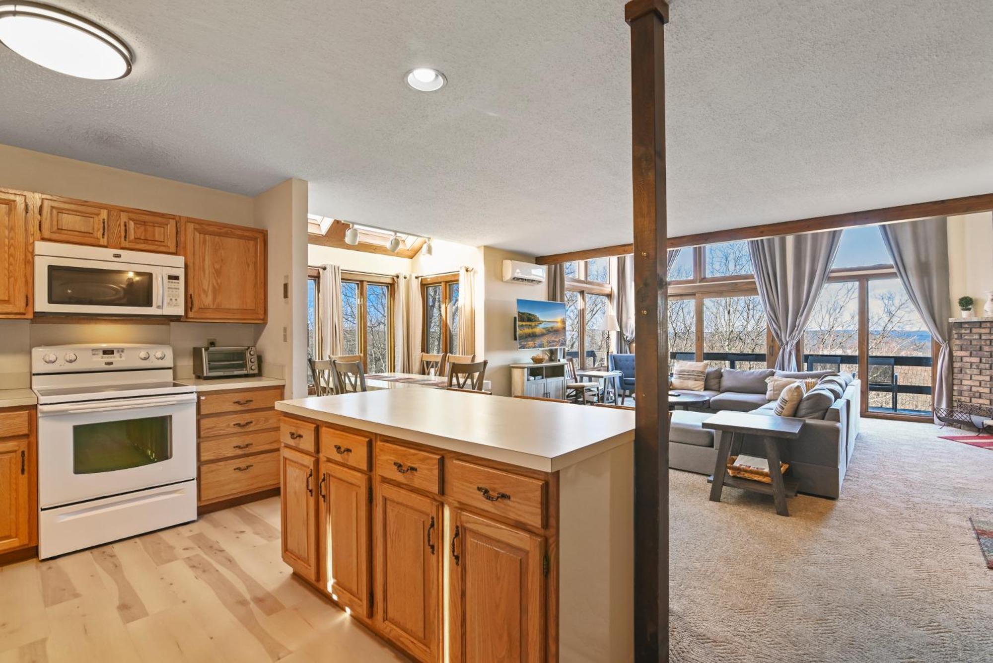 Pocono Mountain Village At Camelback 294 Overlook Way