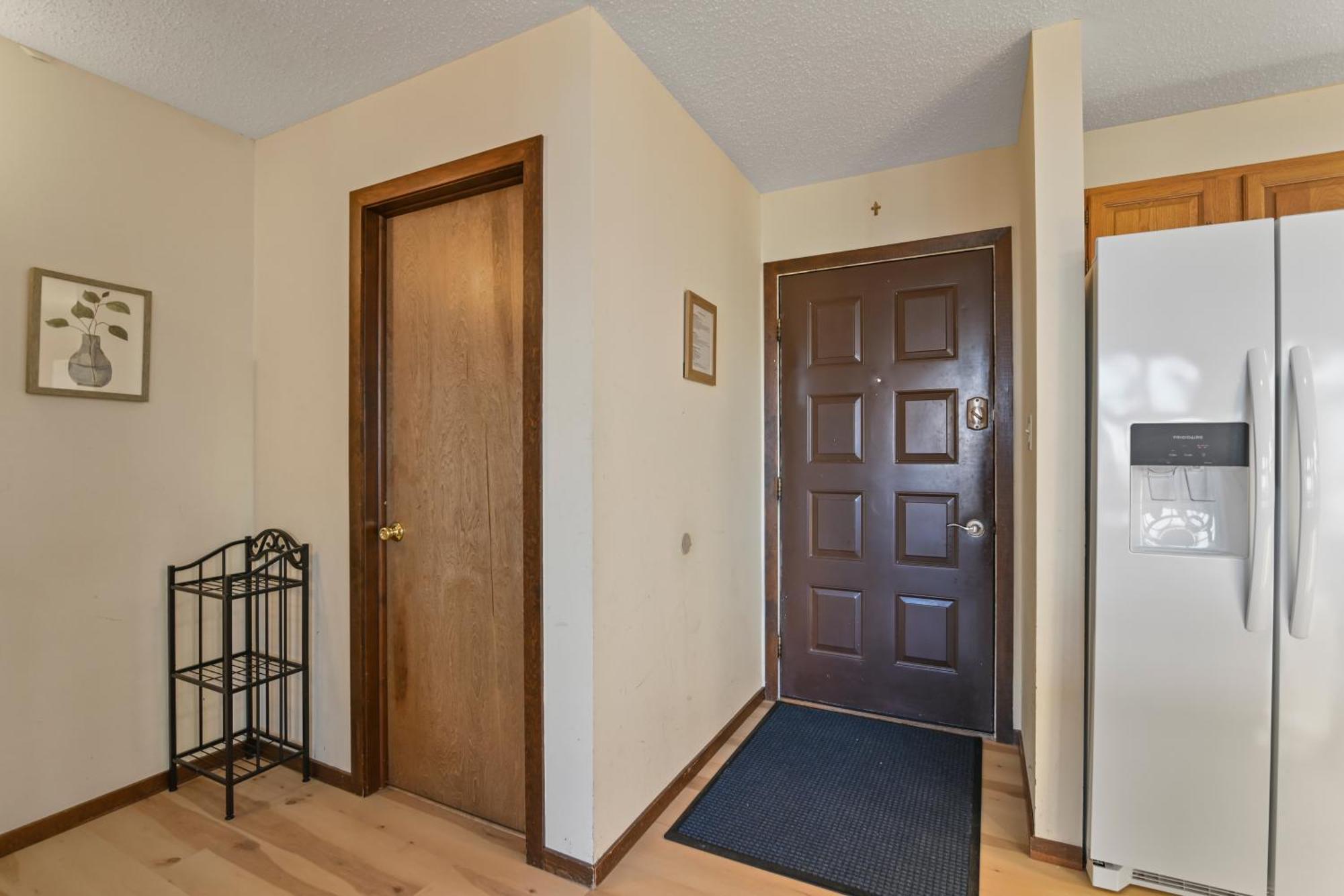 Pocono Mountain Village At Camelback 294 Overlook Way *