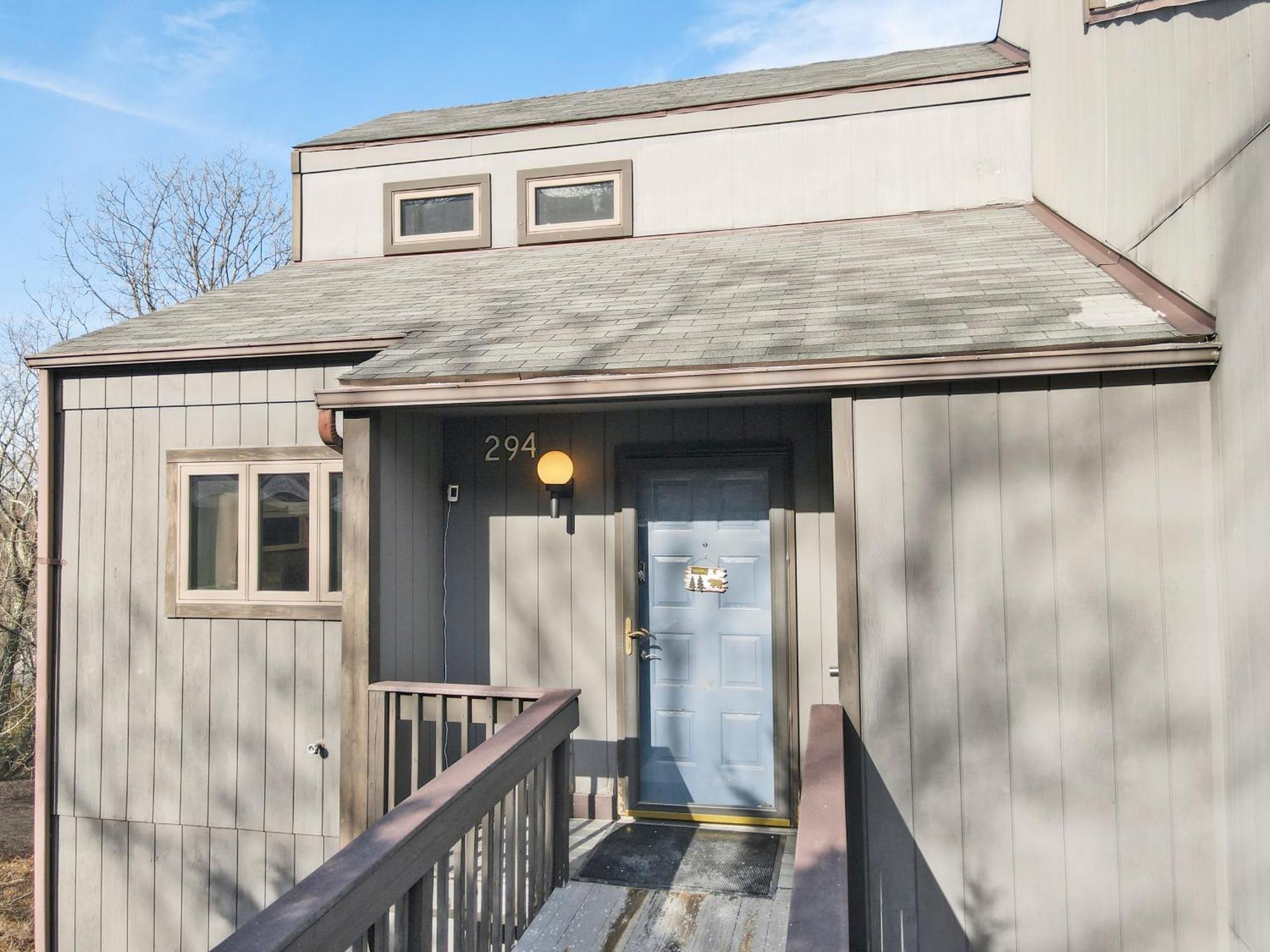 Pocono Mountain Village At Camelback 294 Overlook Way